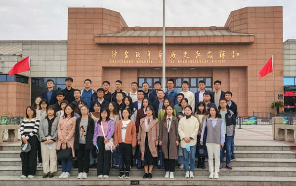 江都区年轻公务人员素能提升示范培训班合影