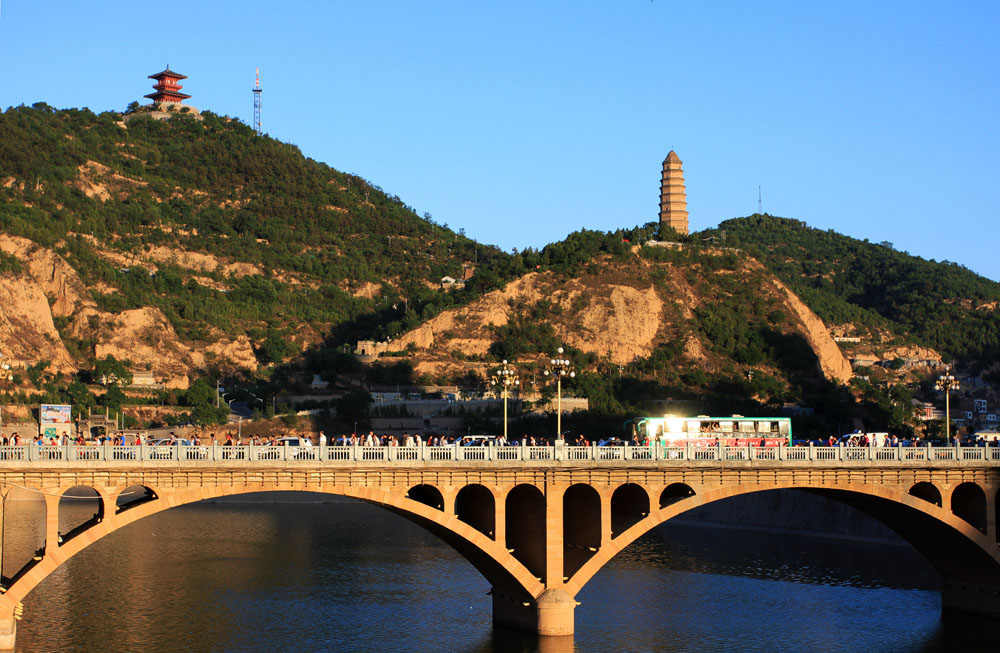 宝塔山