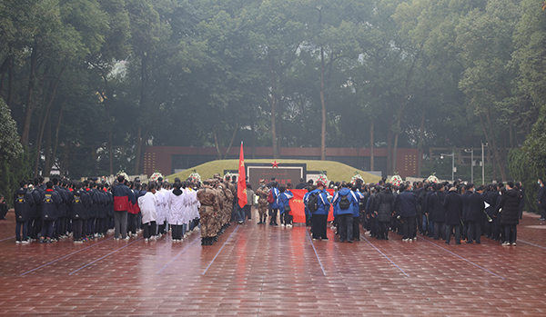 “11·27”烈士殉难72周年纪念活动在歌乐山烈士陵园举行